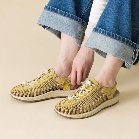 Women's UNEEK Sneaker x IWD