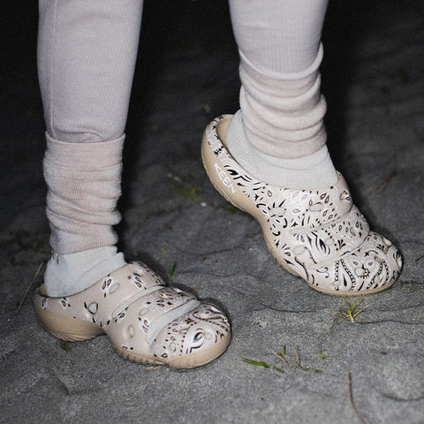 Women's Yogui Arts Clog x Hide and Seek